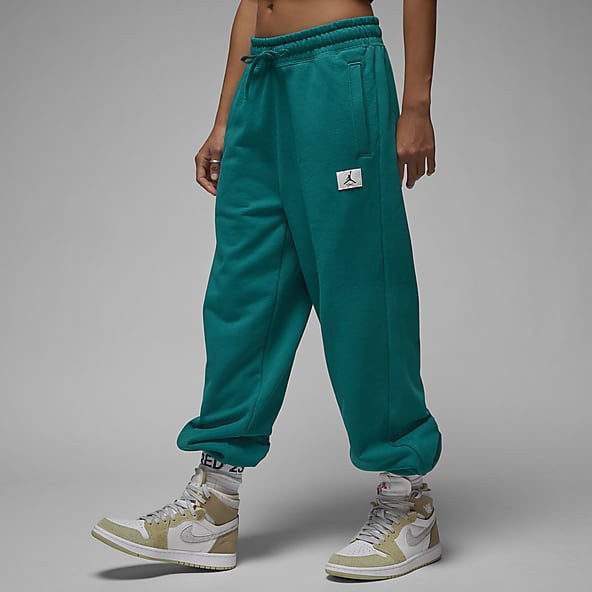 #87 | Jordan Flight
Women's Fleece Pants