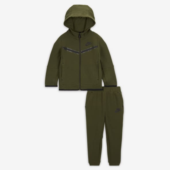 #85 | Nike Sportswear Tech Fleece
Baby (12-24M) Zip Hoodie and Pants Set