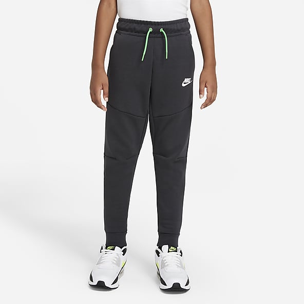 #91 | Nike Sportswear Tech Fleece
Big Kids (Boys') Pants