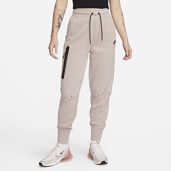 #79 | Nike Sportswear Tech Fleece
Women's Pants